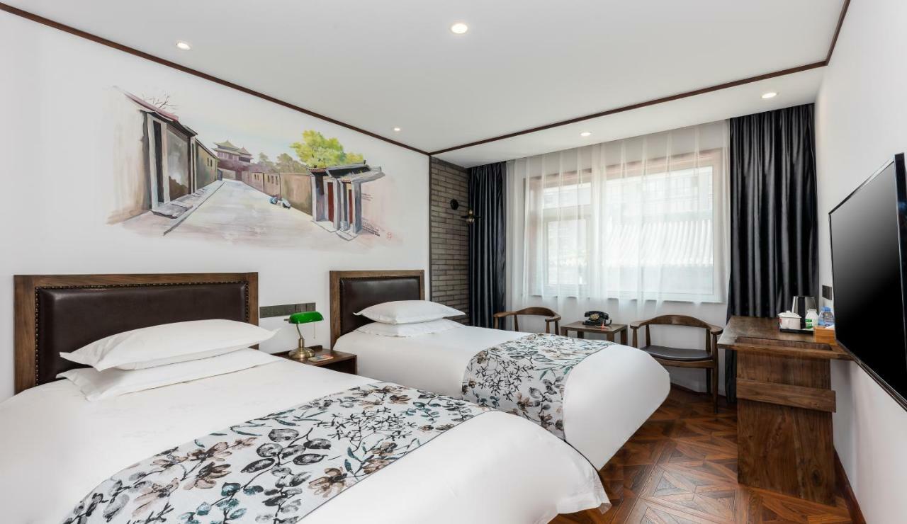 Nostalgia Hotel Near Prince Gong'S Mansion- Beihai Park, Tian'Anmen Square, Nanluoguxiang Hutong, Huguosi Hutong Snack Street, 5 Minutes Walk Away From Ping'Anli Subway Station, Free Ice Cream And Laundry Service,English Communication Well Pekin Zewnętrze zdjęcie